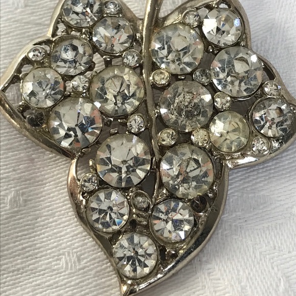 Vintage leaf brooch, glass crystals - Picture 7 of 11